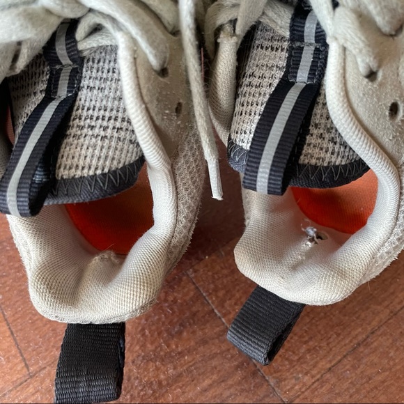 VEJA Off-White & Navy Venturi Sneakers, size 38, fits US 7-8. GUC. - Picture 5 of 7